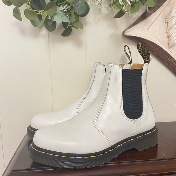 Dr. Martens 2976 Yellow Stitch Smooth Leather chunkyChelsea Boots in White 9M/8W main image 10